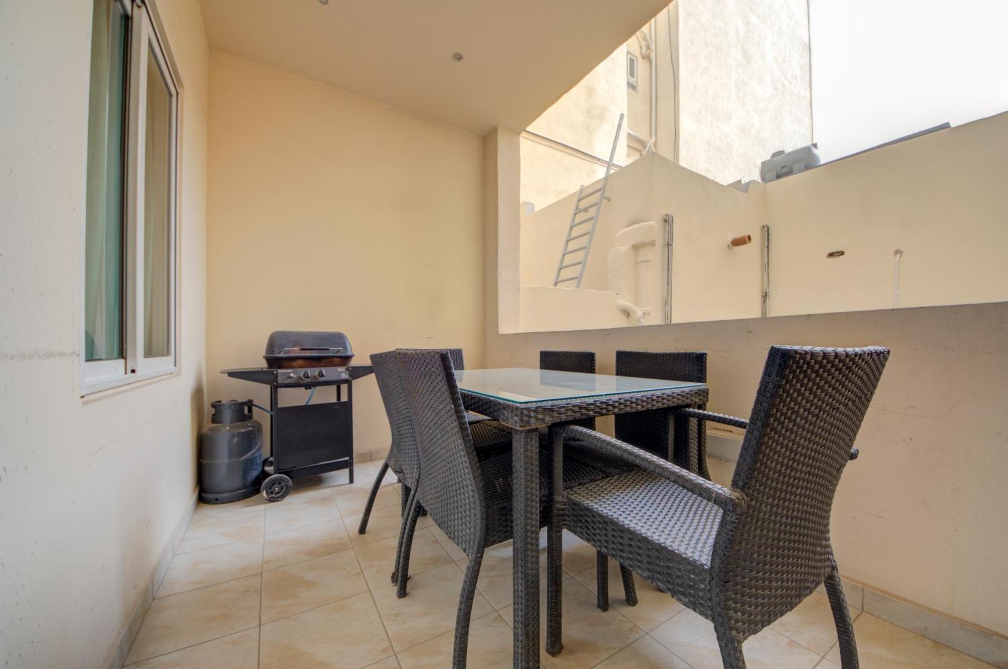 Sapphire Residences - Sliema 2 Bedroom Apartments With Views By Shortletsmalta Bagian luar foto