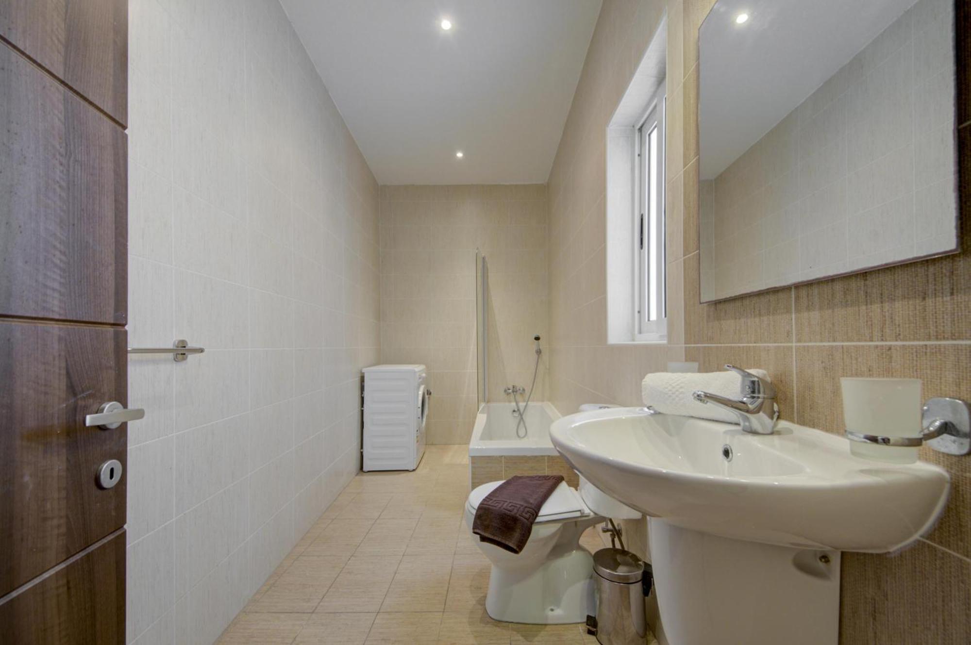 Sapphire Residences - Sliema 2 Bedroom Apartments With Views By Shortletsmalta Bagian luar foto