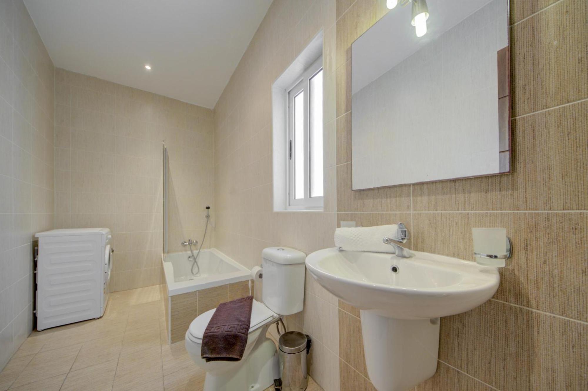 Sapphire Residences - Sliema 2 Bedroom Apartments With Views By Shortletsmalta Bagian luar foto